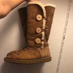 Ugg Bailey Button